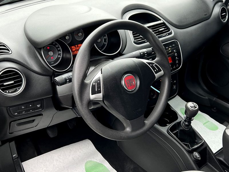 FIAT PUNTO EVO III (3) 1.2 69 Cv 5 PORTES CLIMATISATION BLUETOOTH CRIT AIR 1 - GARANTIE 1 AN