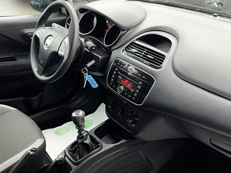 FIAT PUNTO EVO III (3) 1.2 69 Cv 5 PORTES CLIMATISATION BLUETOOTH CRIT AIR 1 - GARANTIE 1 AN