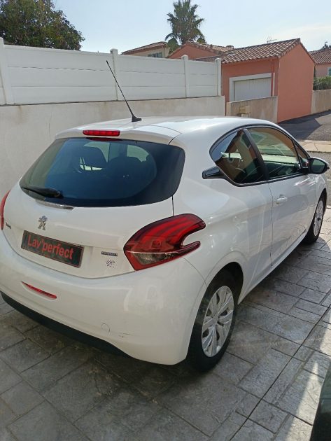 PEUGEOT 208 2016