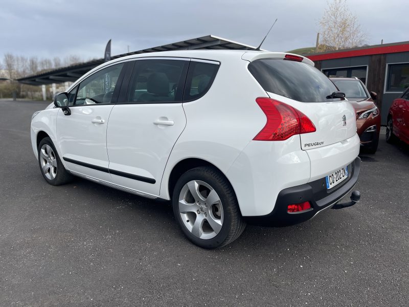 PEUGEOT 3008 2013