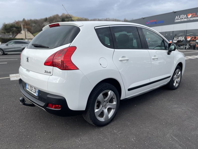 PEUGEOT 3008 2013