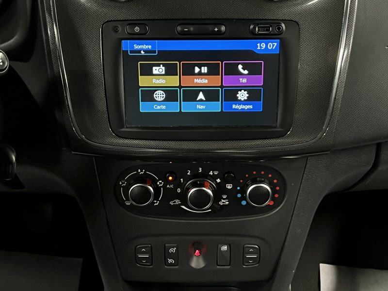 DACIA SANDERO STEPWAY II PHASE 2 0.9 TCE 90 GPS TACTILE APPLE CARPLAY REGULATEUR CLIM Garantie 1 an