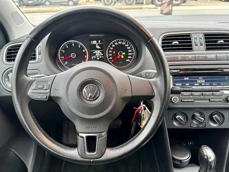 VOLKSWAGEN POLO 2012