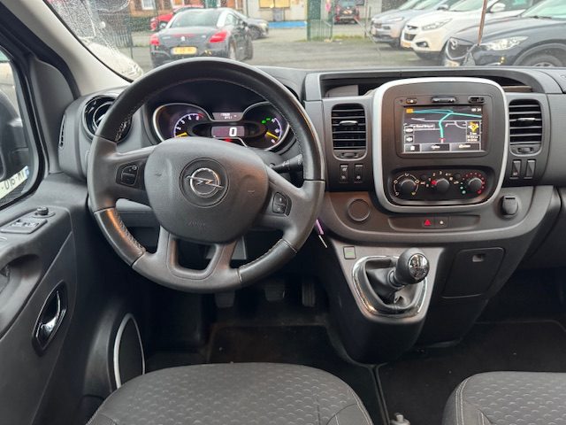 OPEL  VIVARO  2016