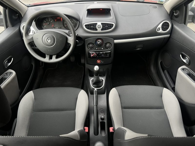 RENAULT CLIO 3 III PHASE 2 1.2 75 Cv 5 PORTES CLIMATISATION BLUETOOTH CRIT AIR 1 - GARANTIE 1 AN