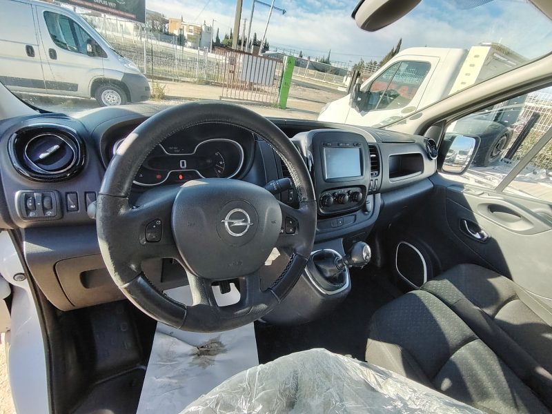 OPEL VIVARO 2016