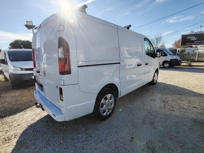 OPEL VIVARO 2016