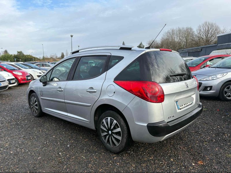 PEUGEOT 207 2010