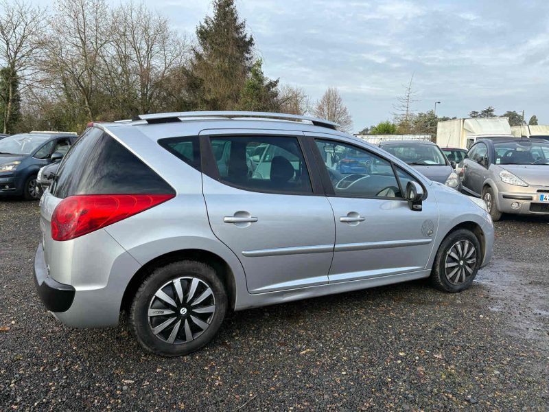 PEUGEOT 207 2010