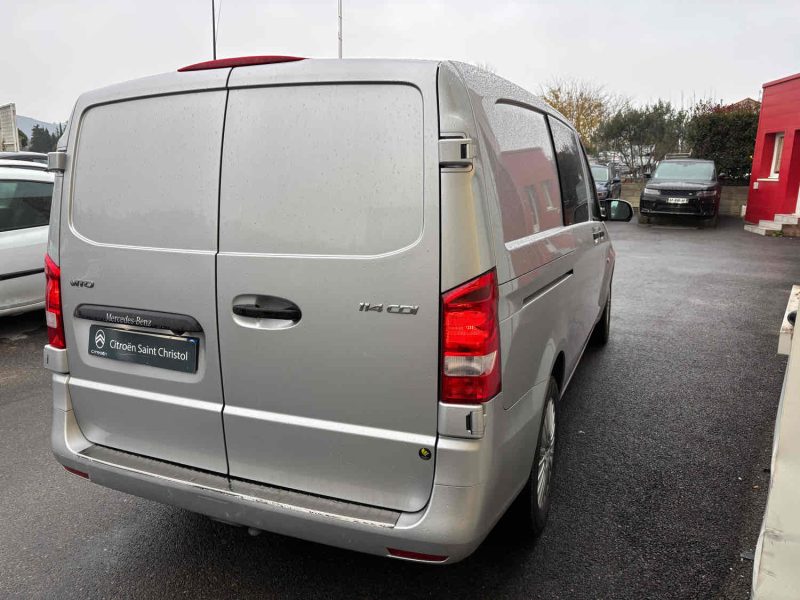 MERCEDES VITO 2022