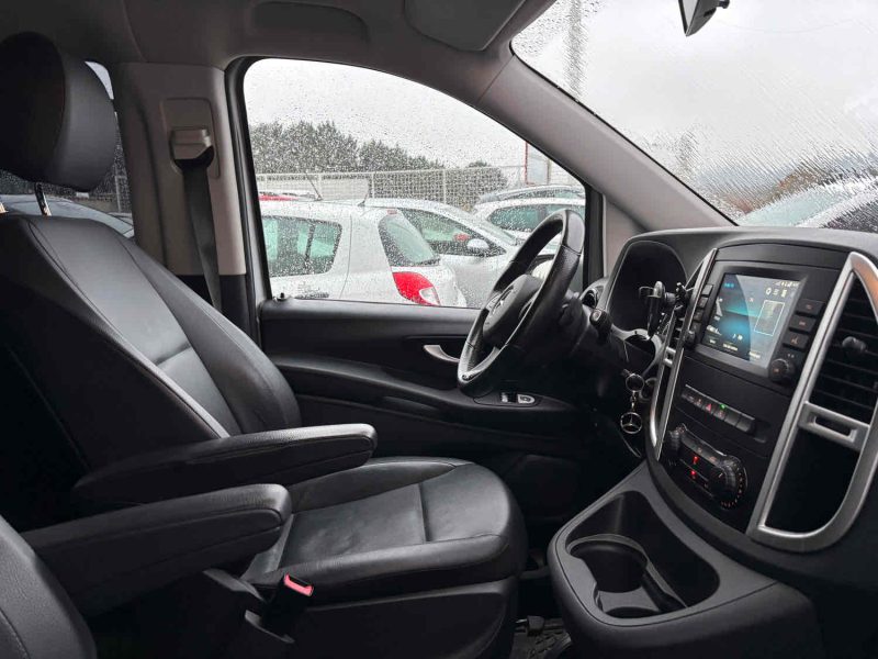 MERCEDES VITO 2022