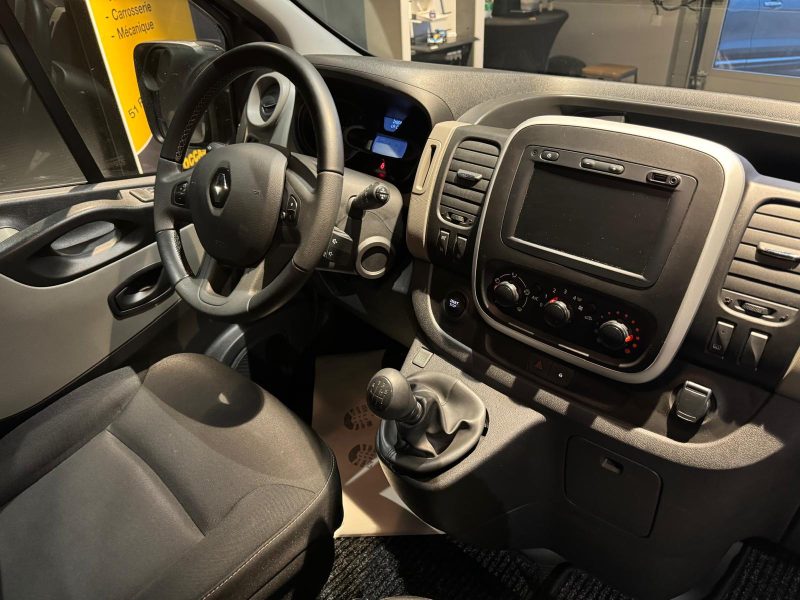 RENAULT TRAFIC 2019