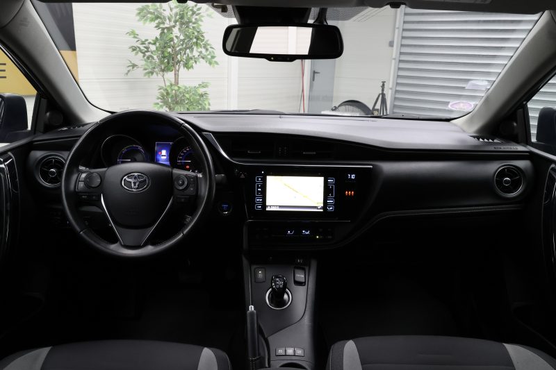 TOYOTA AURIS 2015