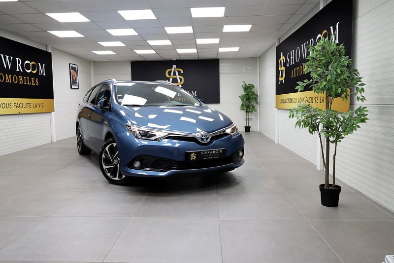 TOYOTA AURIS 2015