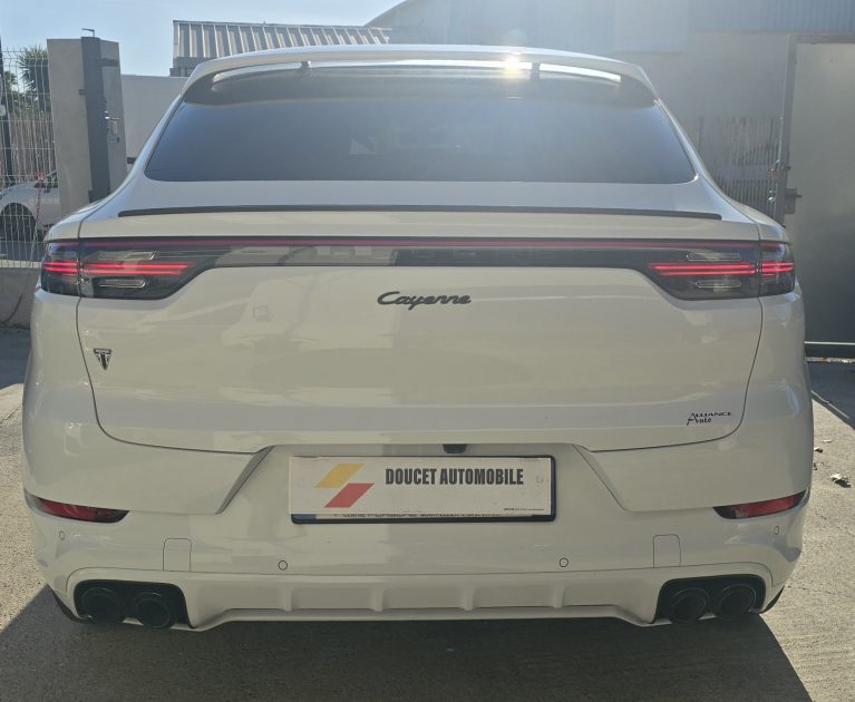 PORSCHE CAYENNE E-HYBRID 2021