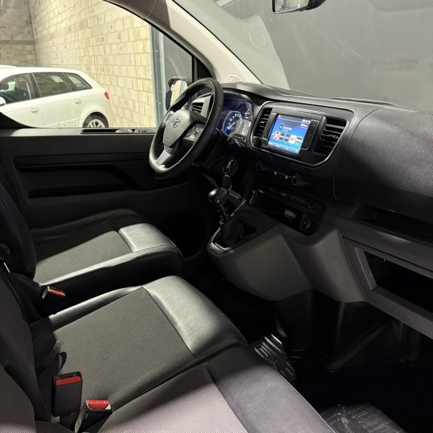 TOYOTA PROACE Camionnette 2017