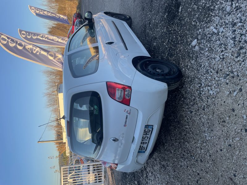 RENAULT TWINGO II 1.5 dCi (75Ch)