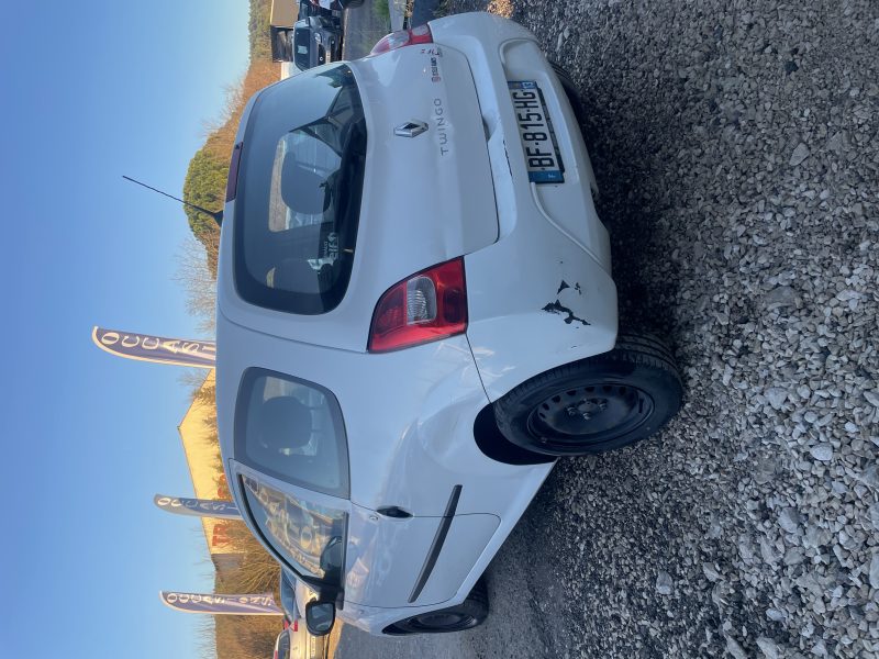 RENAULT TWINGO II 1.5 dCi (75Ch)