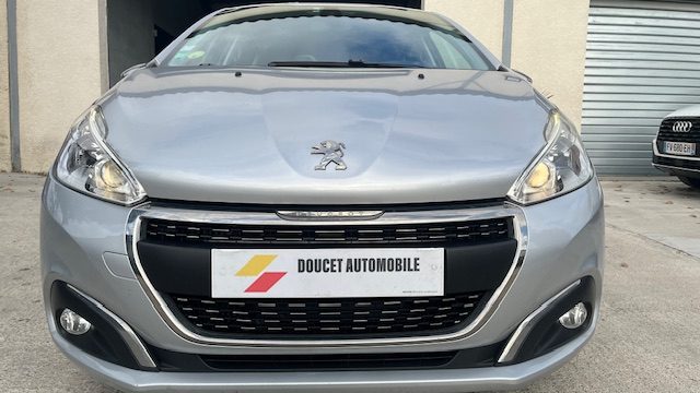 PEUGEOT 208 2016