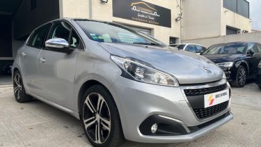 PEUGEOT 208 2016