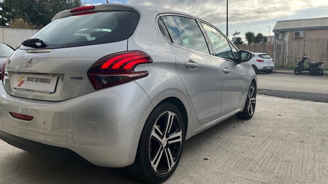 PEUGEOT 208 2016