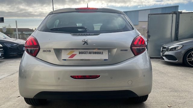 PEUGEOT 208 2016