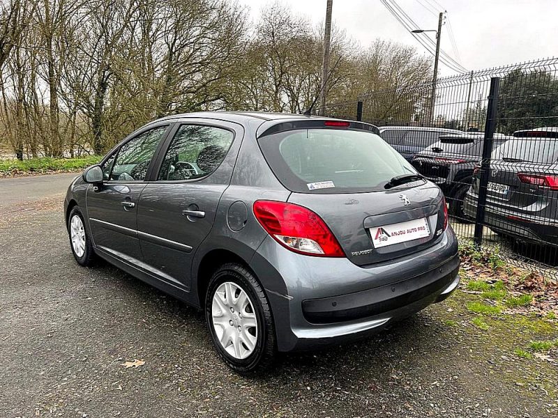 PEUGEOT 207 2011