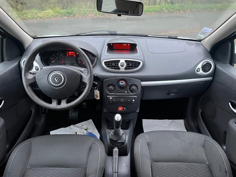 RENAULT CLIO III ESTATE 2009