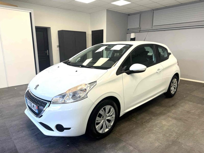 PEUGEOT 208 2013