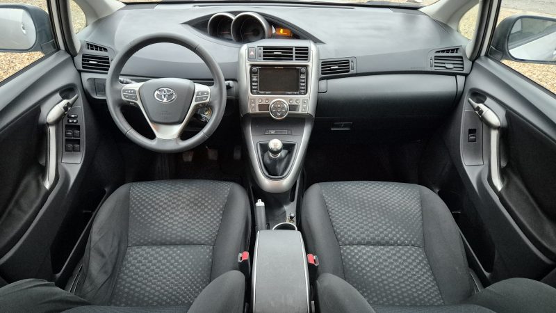 TOYOTA VERSO 2010