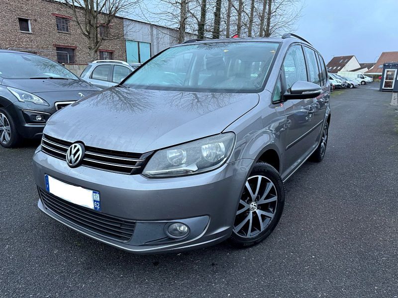 VOLKSWAGEN TOURAN 2010