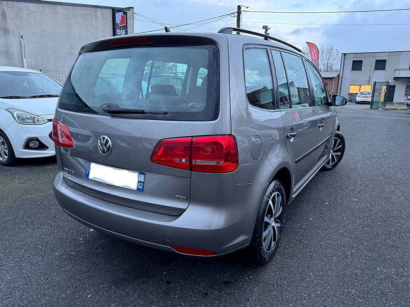 VOLKSWAGEN TOURAN 2010