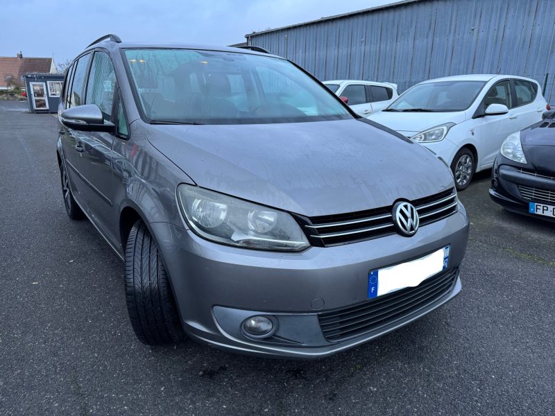 VOLKSWAGEN TOURAN 2010