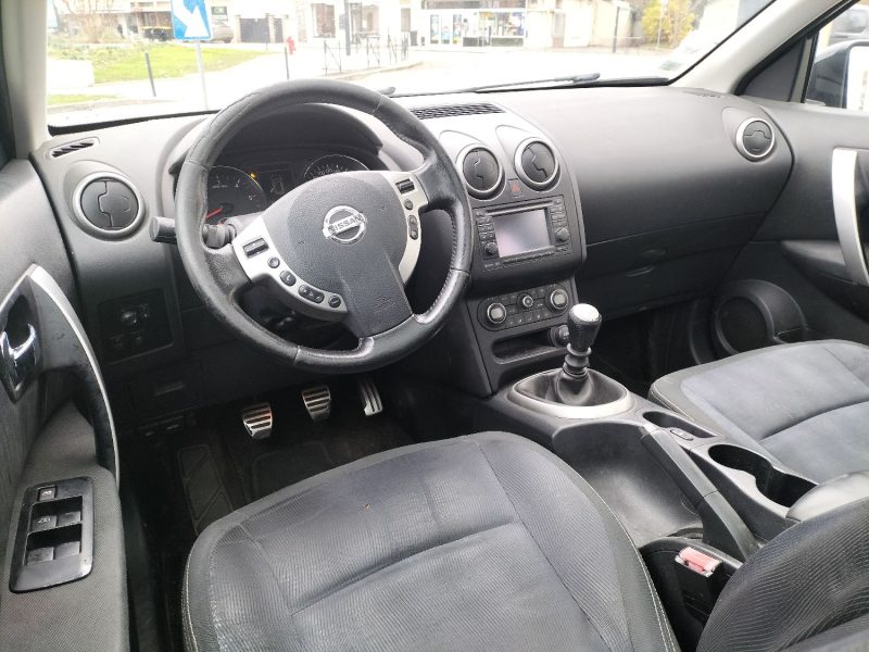 NISSAN QASHQAI 2011