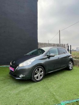 Peugeot 208 EHDI 92 ALLURE 