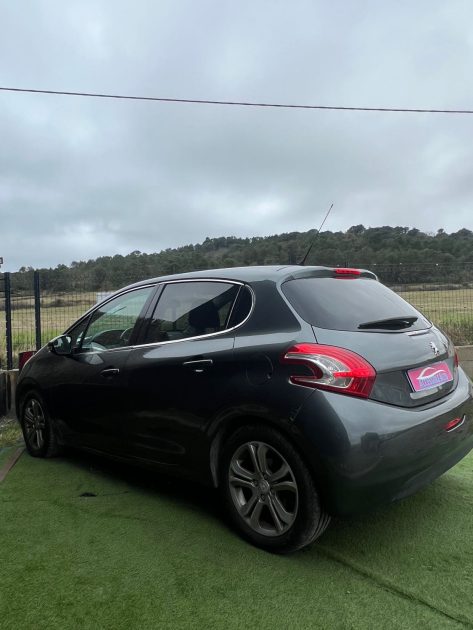 Peugeot 208 EHDI 92 ALLURE 