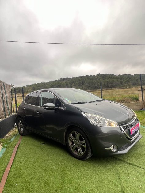 Peugeot 208 EHDI 92 ALLURE 