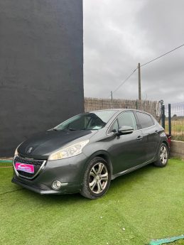 Peugeot 208 EHDI 92 ALLURE 