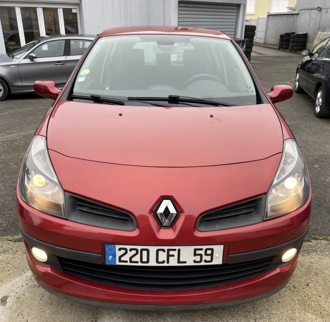 RENAULT CLIO 0001