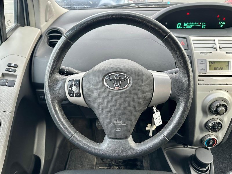 TOYOTA YARIS 2008