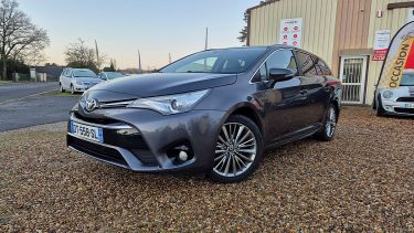 TOYOTA AVENSIS 2015