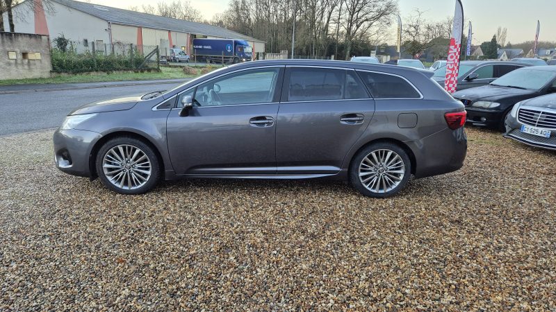 TOYOTA AVENSIS 2015