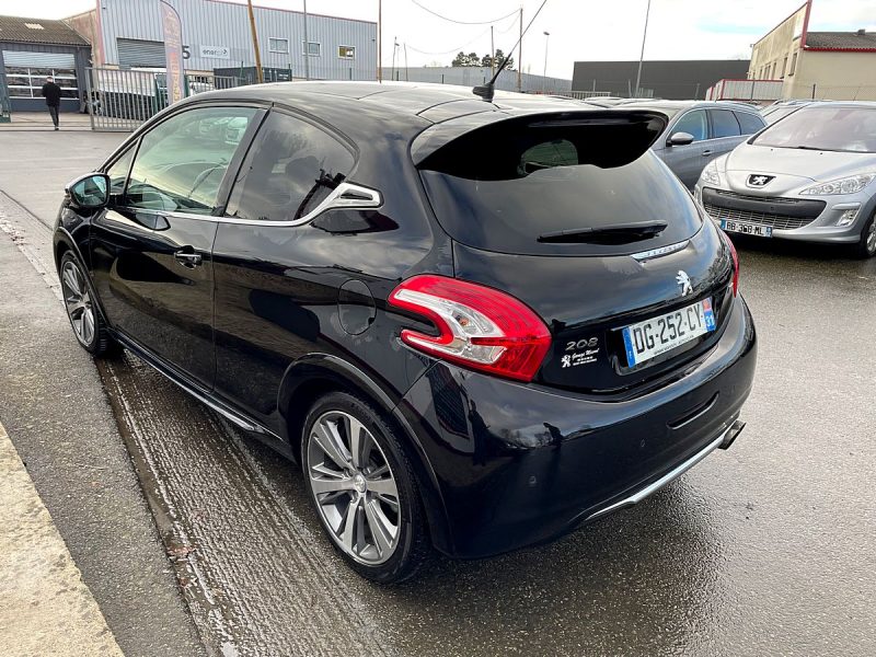 PEUGEOT 208 2014