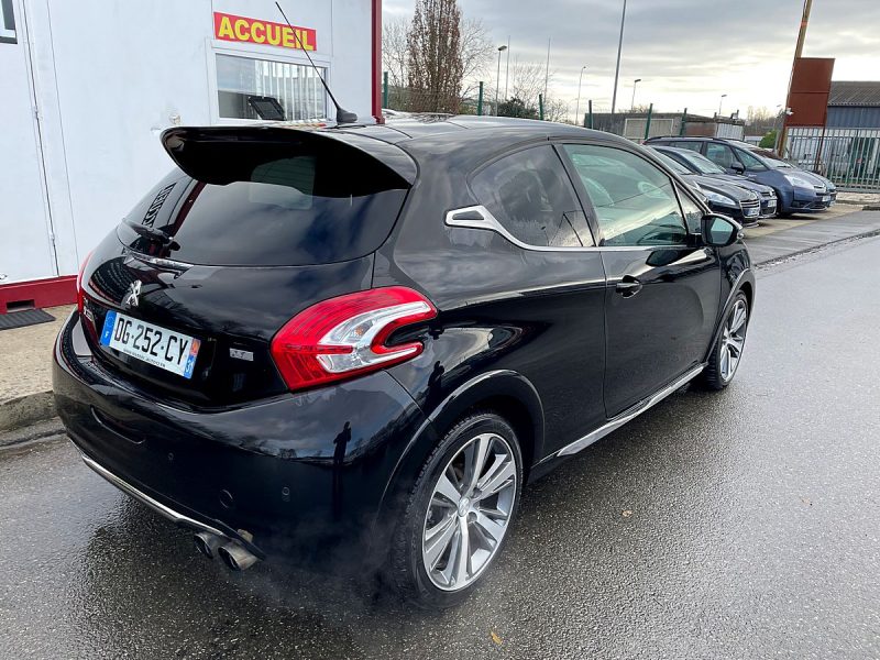 PEUGEOT 208 2014