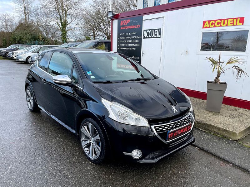 PEUGEOT 208 2014