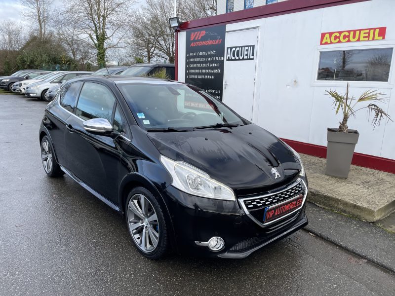 PEUGEOT 208 2014