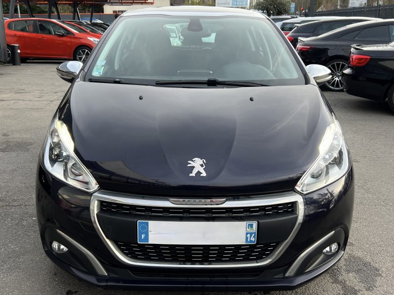 PEUGEOT 208 PHASE 2 ALLURE 1.2 110 Cv BOITE AUTO GPS TOIT PANO CAMERA APPLE CARPLAY - GARANTIE 1 AN