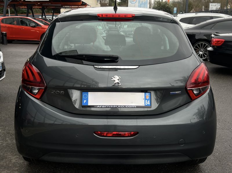 PEUGEOT 208 PHASE 2 ALLURE 1.2 82 Cv TOIT PANORAMIQUE CAMERA RECUL APPLE & ANDROID - GARANTIE 1 AN