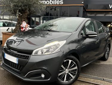 PEUGEOT 208 PHASE 2 ALLURE 1.2 82 Cv TOIT PANORAMIQUE CAMERA RECUL APPLE & ANDROID - GARANTIE 1 AN