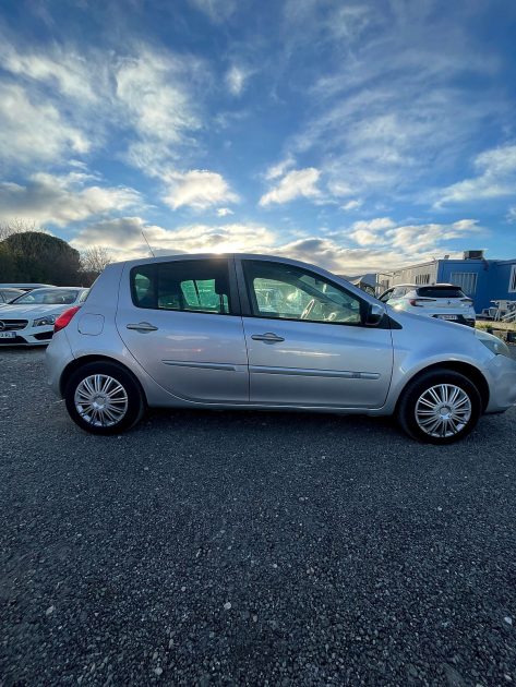 RENAULT CLIO III TOMTOM (100Cv)